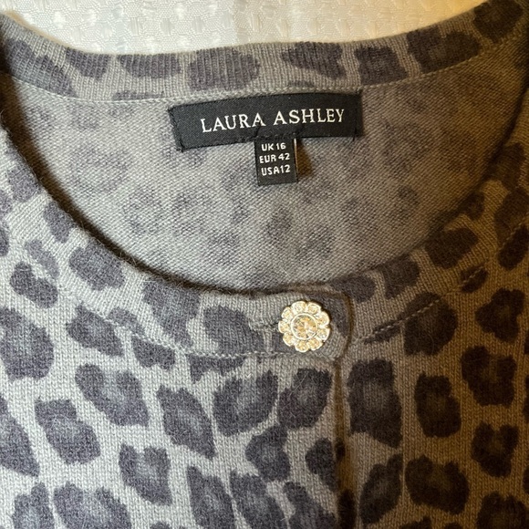 𝅺ANIMAL print Cardigan by Laura Ashley - Picture 7 of 7